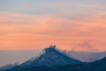 Fototapeta na wymiar Volcanic acticity of Cotopaxi volcano before sunrise, Quito, Ecuador.