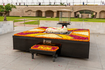 India Punjab Dheli Raj Ghat visit the tomb of Mahatma Gandhi - obrazy, fototapety, plakaty
