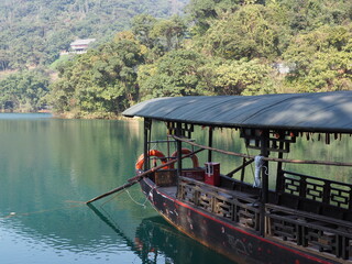 Obraz premium boat on the river in china