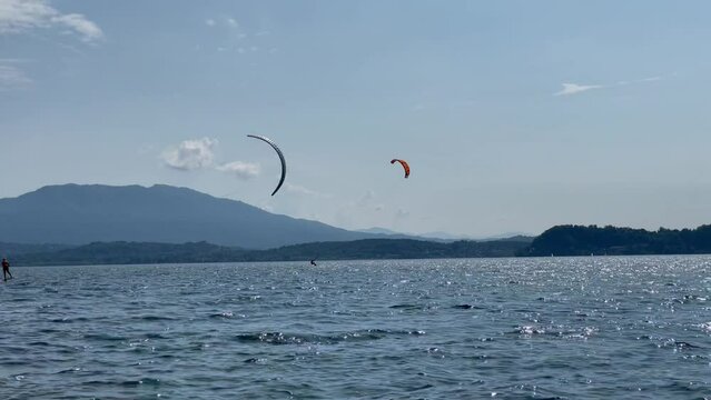 Kitesurfing sul lago Maggiore a Lesa	