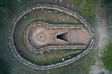 Sardynia, Cywilizacja nuragijska - Nurag – megalityczna budowla - Nuraghe Santa Cristina Prowincja Oristano - obrazy, fototapety, plakaty