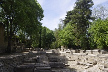 Site de la nécropole d'Alyscamps à Arles