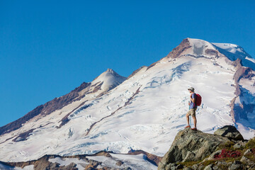 Fototapeta premium Hike in Mt Baker Recreational Area