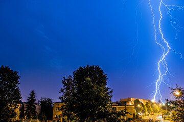 Burza z wyładowaniami atmosferycznymi w mieście Kalisz  © Sylwester Popenda