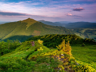Bieszczady, widok na Połoninę Caryńska i Tarnicę z Połon…