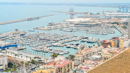 Obraz premium Panoramic view of the Port of Alicante