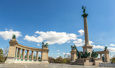 Fototapeta na wymiar Heroes square in Budapest city, in early spring