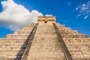 Templo de Kukulcán o El Castillo, Chichén Itzá - obrazy, fototapety, plakaty