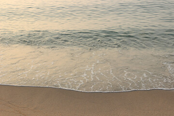 波が穏やかな海岸