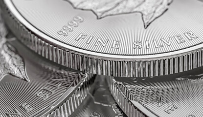 Macro Close up of a Silver Canadian Maple Leaf Bullion Coin - obrazy, fototapety, plakaty