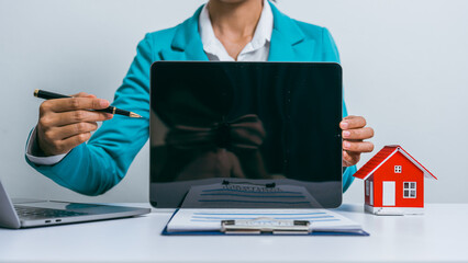 Realtor with contract, red house model, amenities, appraisal price, built-in, central business district, custom made, electricity meter deposit, freehold, foreigner quota, home free investment