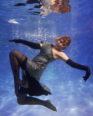 tango woman dancing underwater