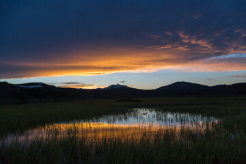 Fototapeta na wymiar Spring sunset, Swan Lake, USA