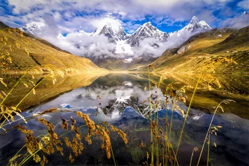 Foto op Canvas Carhuacocha lagoon in the Huayhuash mountain range, Peru © Creative Clicks
