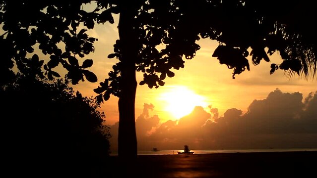 Natural view of the sunrise on the beach