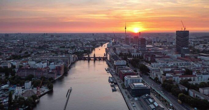 Berlin skyline bei Sonnenuntergang, Zeitraffer	