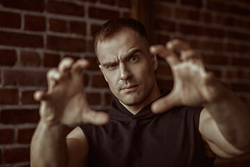 Obraz premium emotional strong man