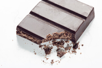 wafer filled with chocolate (Biz Dark) and covered with dark chocolate, 60% cocoa, milk chocolate...