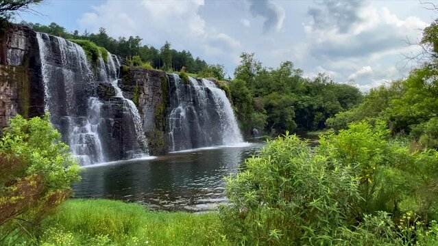South Africa most scenic waterfalls Forest Falls Sabie Nelsprit Mombela Johannesburg Kruger National Park Graskop Lisbon cinematic spring greenery lush peaceful calm still water
slow motion left pan