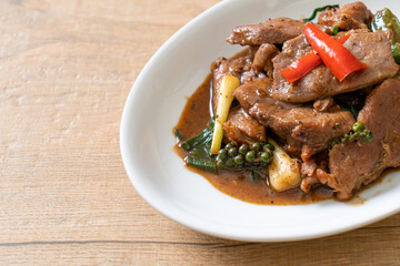Stir-Fried Black Pepper with Duck