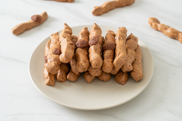 chocolate meringue stick on plate
