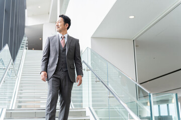 オフィスで働くビジネスマン（上司・社長）