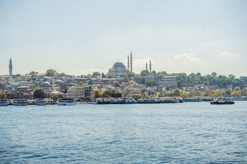 Fototapeta premium Yeni Cami New Mosque in Eminonu Istanbul, Turkey