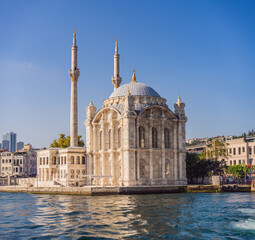 Fototapeta na wymiar Mosque of Ortakoy. Ortakoy Mosque at the bridge in the Bosphorus in Istanbul. Istanbul. Turkey