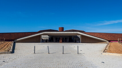 Fachada de hormig&oacute;n en la bodega Portia en Burgos
