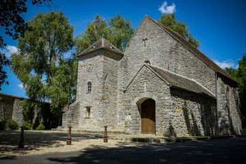Fototapeta na wymiar view on the church of the village of Villiers en Biere in Seine et Marne