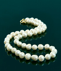 white pearl necklace