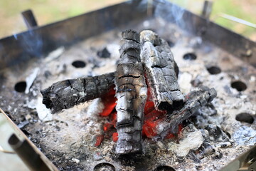 焚き火台を使って楽しむキャンプでの焚き火