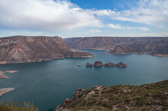 lake atuel mendoza argentina