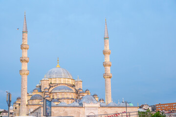 Fototapeta na wymiar Yeni Cami (New Mosque) in Eminonu Istanbul, Turkey