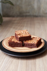 brownie de chocolate orgánico, hechos de manera tradicional