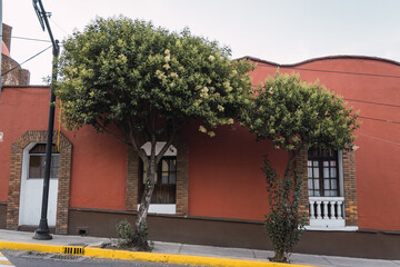 Fototapeta na wymiar Old house in the municipality of Metepec, State of Mexico.