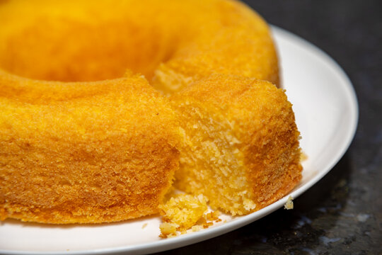 Traditional Brazilian cornmeal cake typical of the June festivities. "bolo de fub&aacute;"