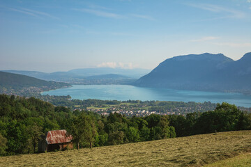 Le lac d'Annecy depuis les hauteurs