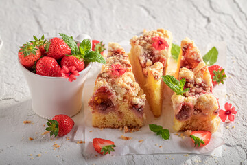 Sweet and tasty strawberry cake with fresh fruits and sugar.
