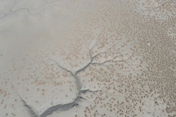 Traces of tidal channels and seawater escaping
