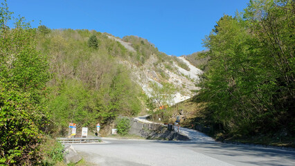 Carrara Marmor Abbaugebiet am Berg in Italien