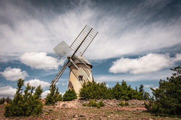 Le Moulin à vent de Rédounel à la Couvertoirade, Aveyron, Occitanie