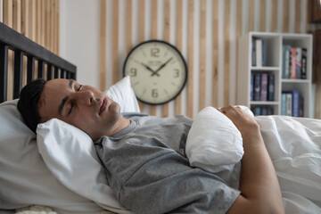 Lazy man oversleep, wake up late, hit the alarm clock frequently with madness. Modern lifestyles often require people to work hard and put in overtime, which can result in not getting enough sleep.