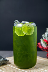 Ice Lemon Green Tea in a glass