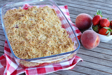 Peach and strawberry crumble