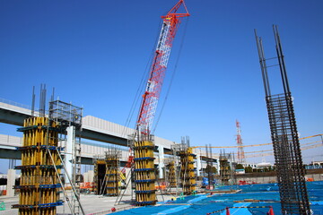 建設現場（鉄筋やクレーン）