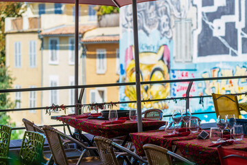 Terrasse de restaurant dans le quartier du Panier à Marseille