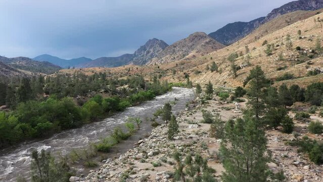 sweeping view of the flooded raging kern valley river off highway 99 4k