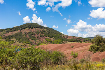 Ancien volcan au bord du Lac du Salagou