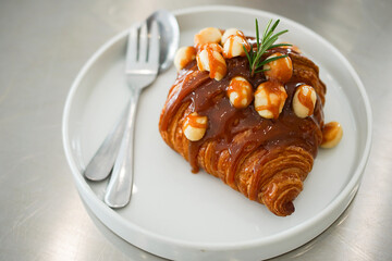 Croissant Caramel Almond